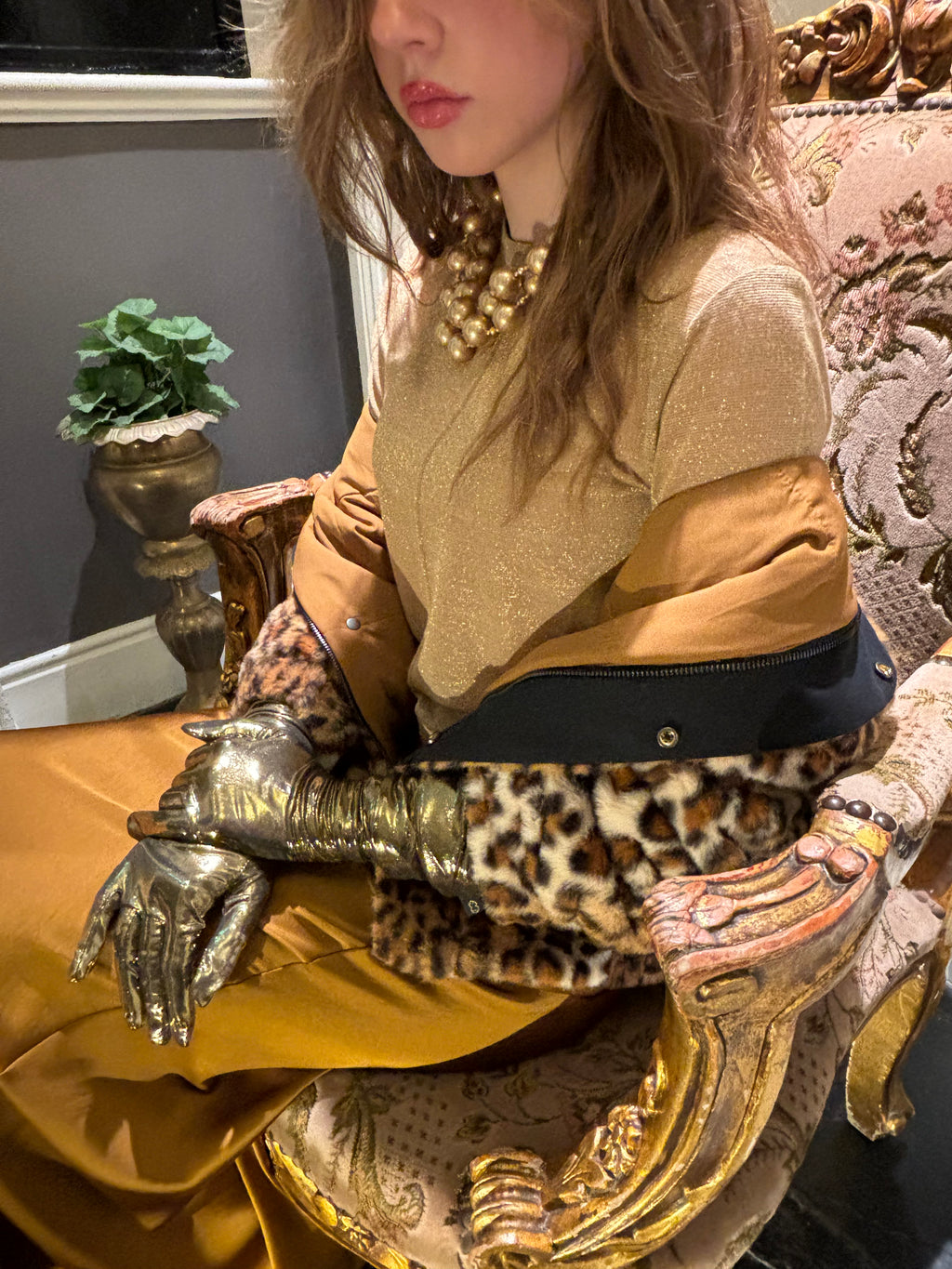 Ottod’Ame Gold Metallic Long Gloves