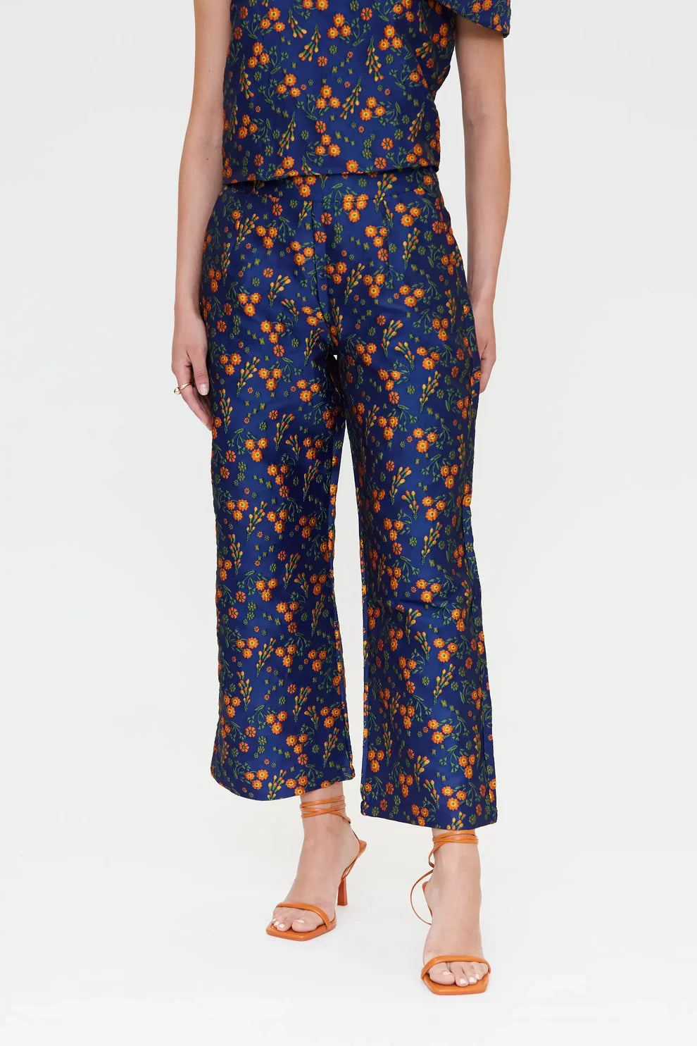 Compañía Navy & Orange Floral Cropped Jacquard Pants