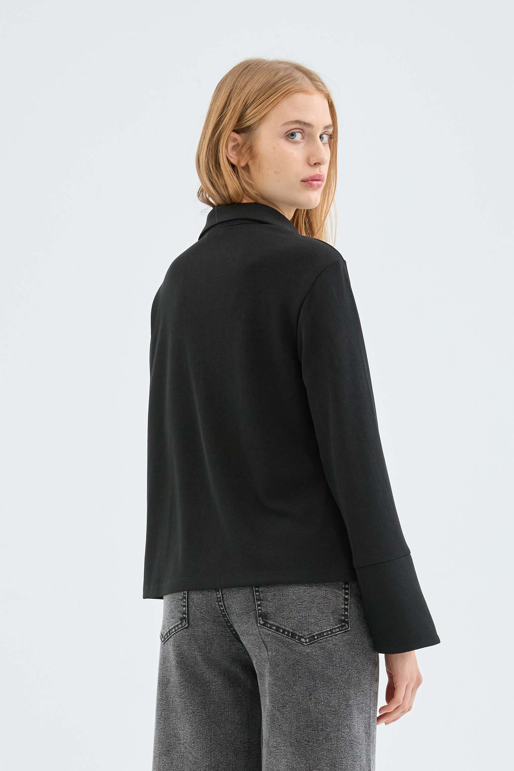 Compania Fantastica Black V-Neck Collar Top