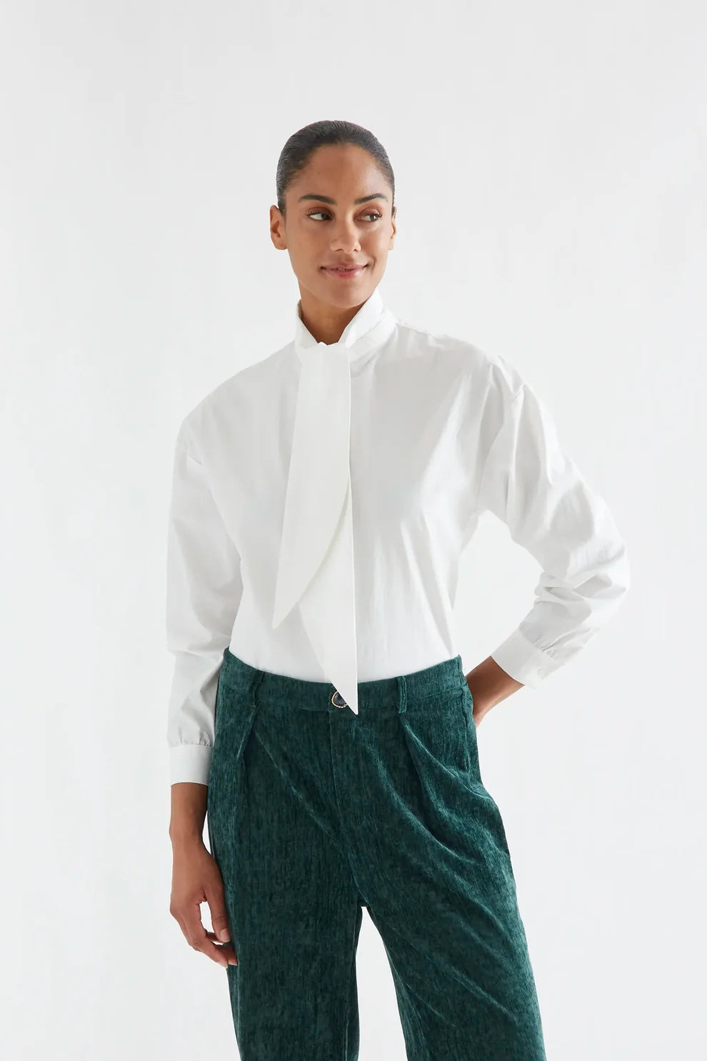 Compañia Fantástica White Cotton Shirt with Pussybow Collar