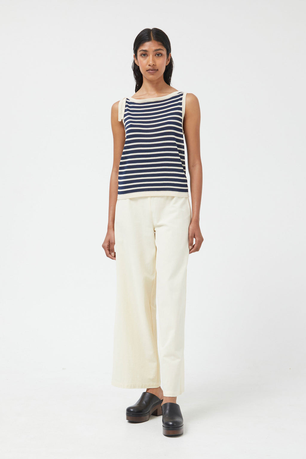 Compania Fantastica Black Sleeveless Fine Knit Top