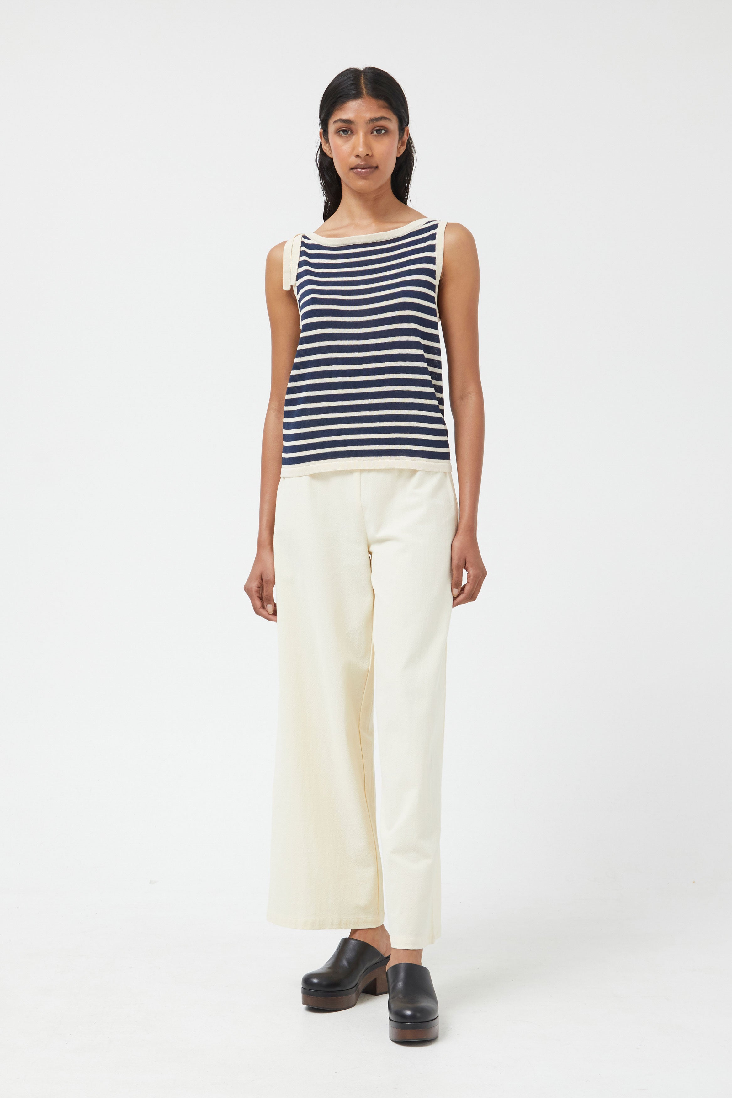 Compania Fantastica Black Sleeveless Fine Knit Top