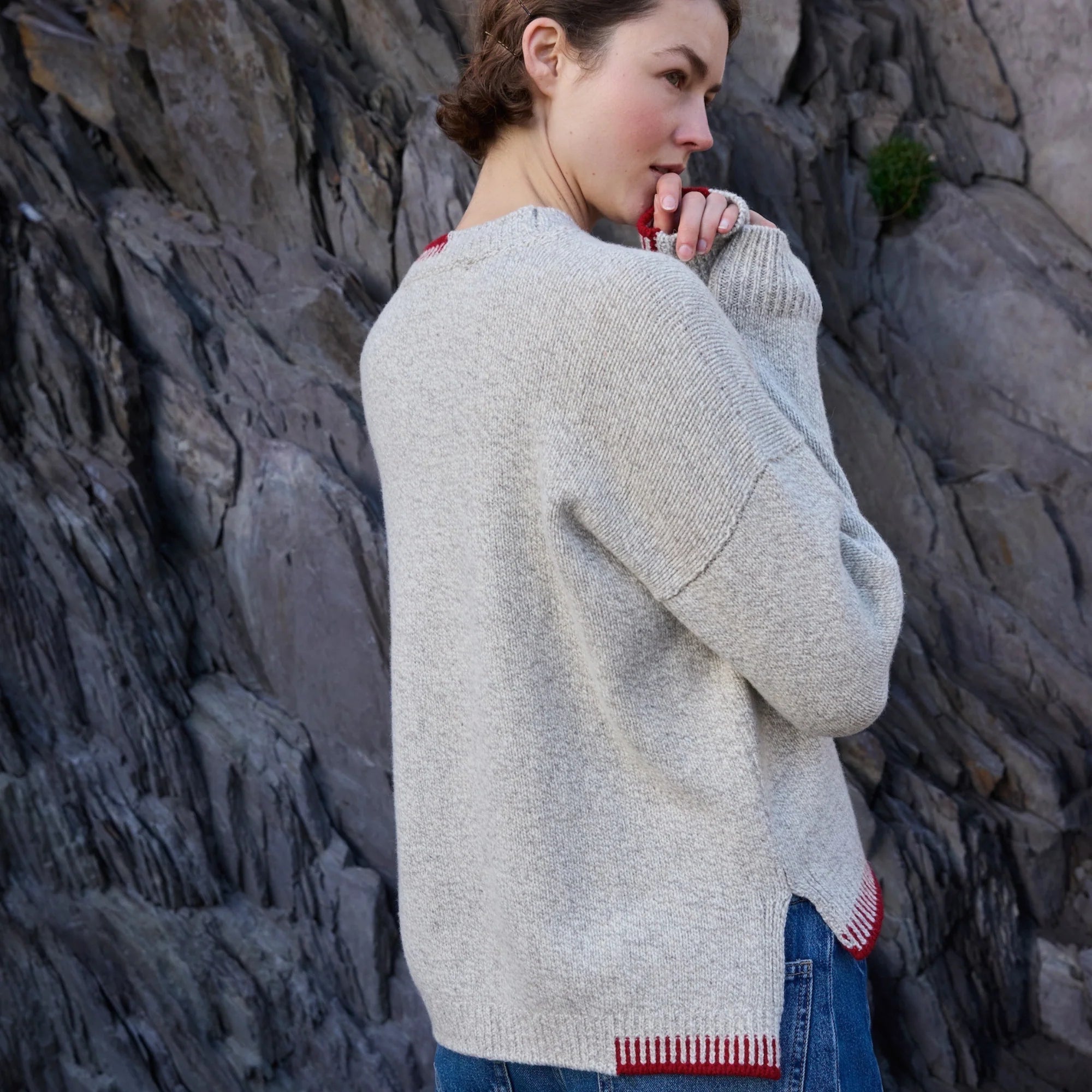 Fisherman Out of Ireland Stone Cashmere Wool Crew Neck with Red Blanket Stitch
