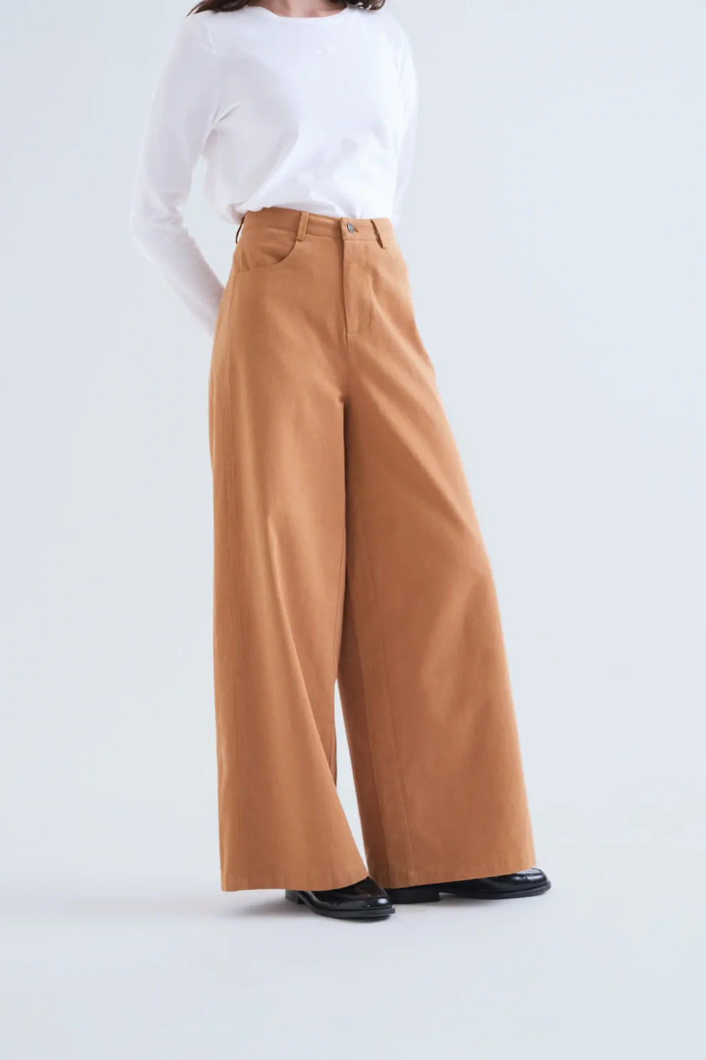 Compañia Fantástica 100% Cotton Camel High Waisted Jeans