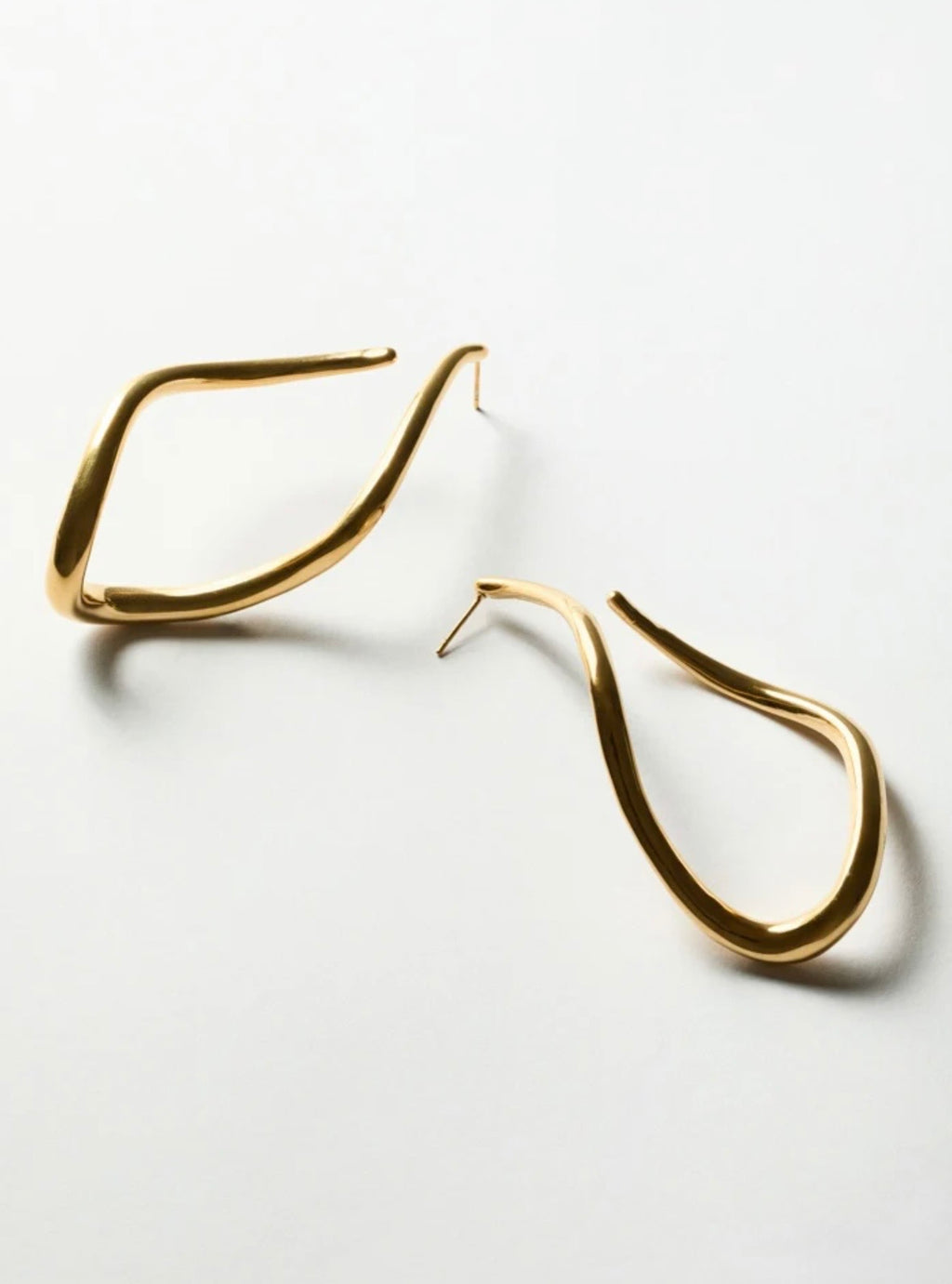 NALI Gold Swirl Long Earrings