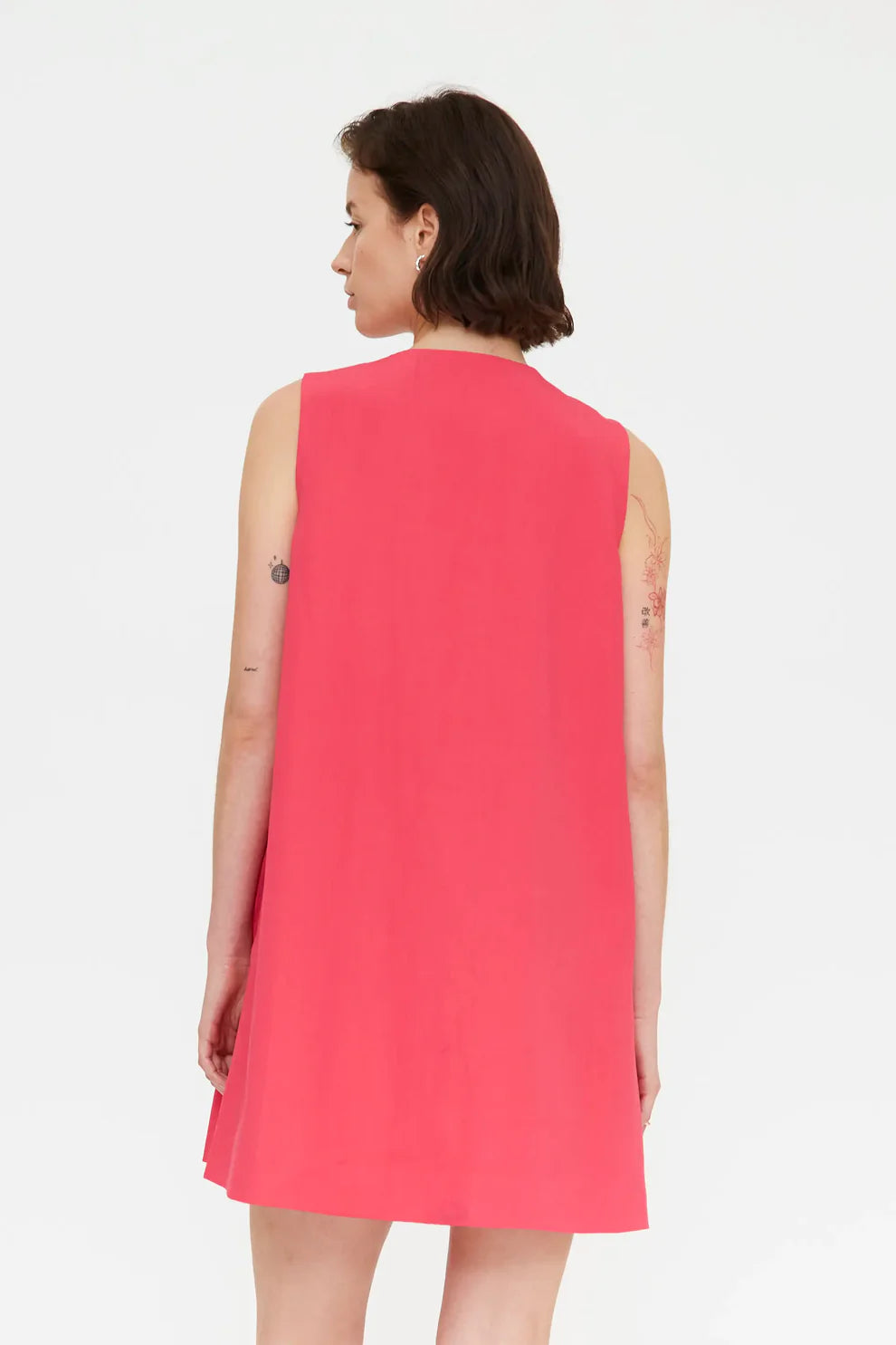 Compañía Fuchsia Mini Dress with V-Neck & Colourful Buttons