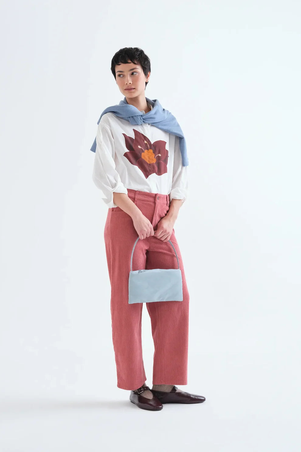 Compañia Fantástica 100% White Shirt with Burgundy Flower Print