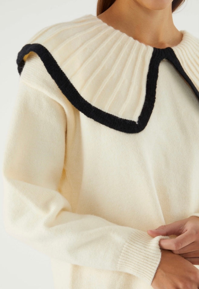 Compania Winter White Knitted with Peter Pan Collar