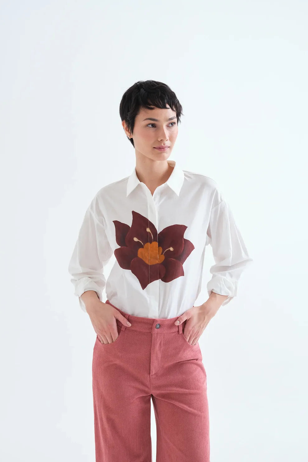 Compañia Fantástica 100% White Shirt with Burgundy Flower Print