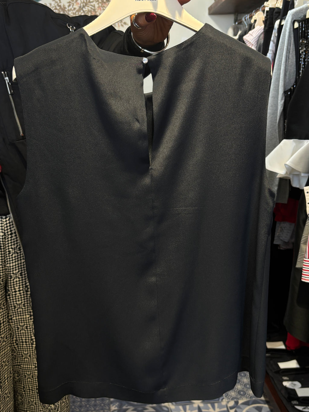 Ottod’Ame Black Flowy Tank Top with Embroidery