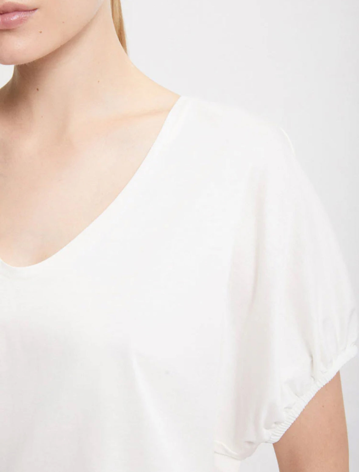 Ottod’Ame Cream V-Neck T-Shirt