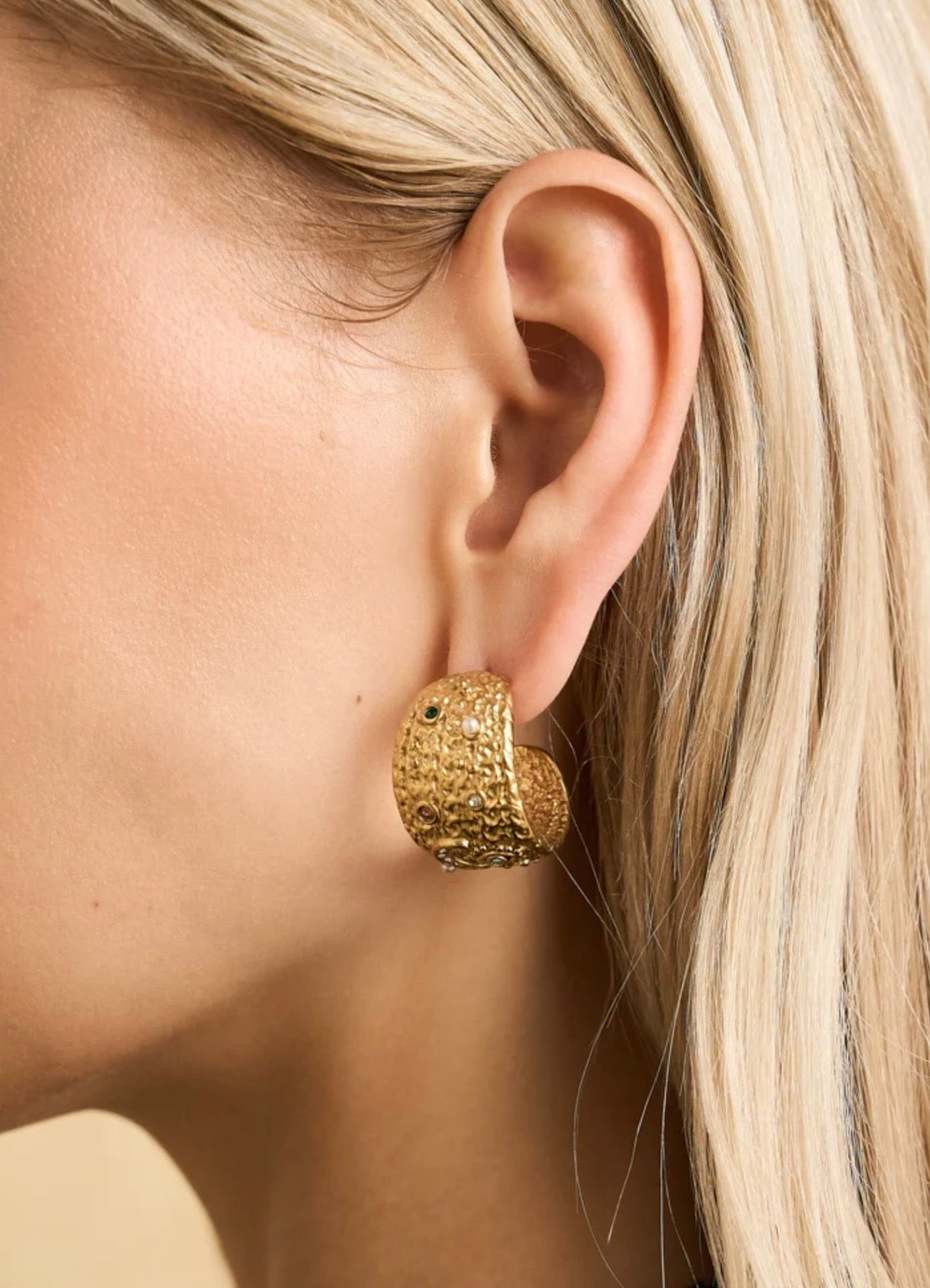 NALI Gold Hammered Hoop Earrings with Colourful Crystals