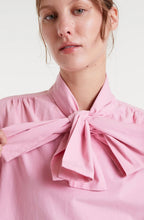 Load image into Gallery viewer, Compañia Fantástica Pink Cotton Pussybow Shirt
