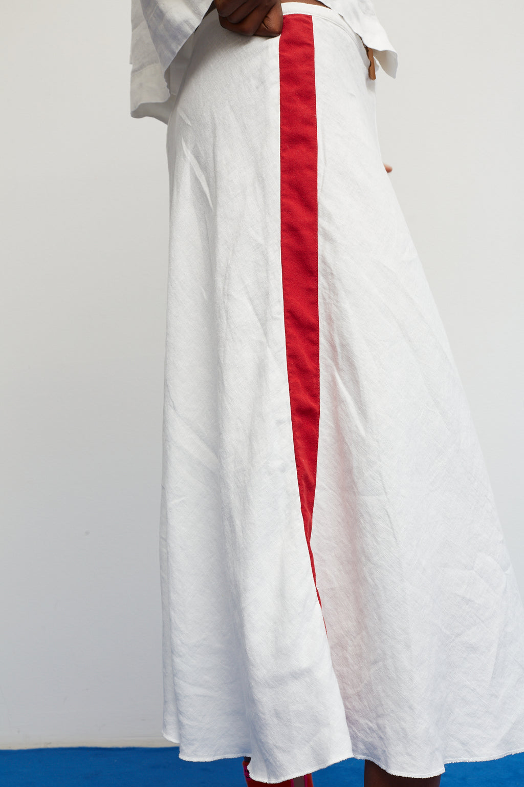 Dr. Bloom White Linen A-Line Skirt w Red Trim