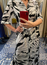Load image into Gallery viewer, Pennyblack Black &amp; White Floral Print Shirt Dress
