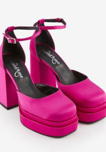 Load image into Gallery viewer, Fushia Pink Platform Heels
