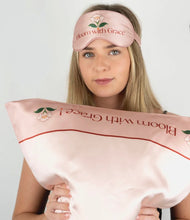 Load image into Gallery viewer, Tidings Mulberry Silk Sleep Set
